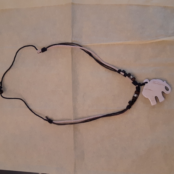 Exotic & Trendy Unisex Elephant necklace - Picture 3 of 5